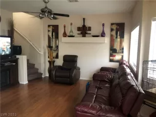 Photo #4: 2318487 Listing 