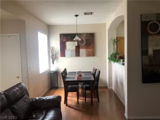 Photo #5: 2318487 Listing 