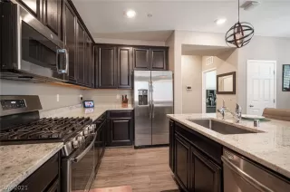 Photo #3: 2318492 Listing