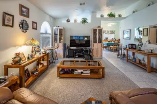 Photo #6: 2318513 Listing 