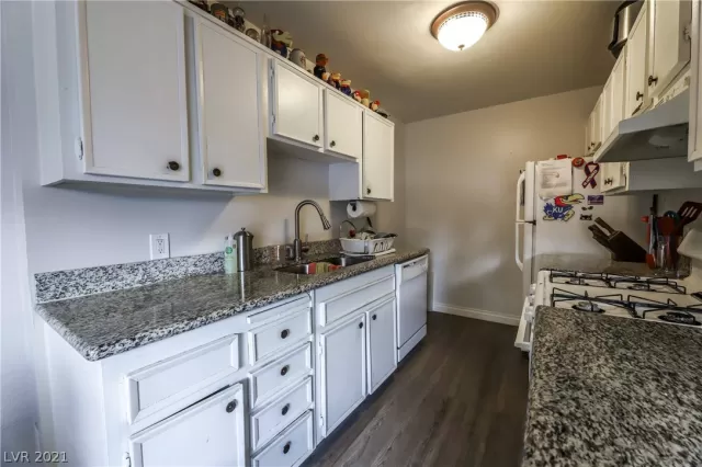 MLS: 2318533 Condo For Sale