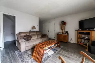 Photo #2: 2318533 Listing