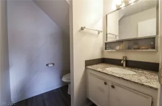 Photo #3: 2318533 Listing