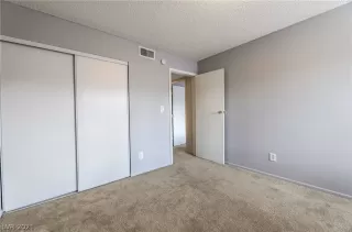 Photo #6: 2318533 Listing