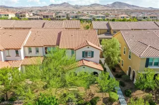 Photo #4: 2318542 Listing