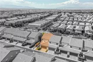 Photo #6: 2318542 Listing