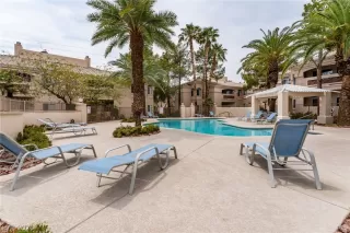 Photo #2: 2318551 Listing