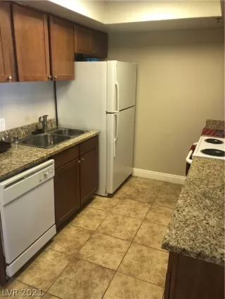 Photo #1: 2318607 Listing