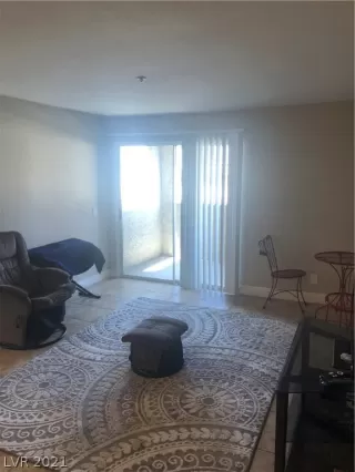 Photo #2: 2318607 Listing