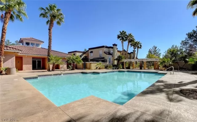 MLS: 2318617 Condo For Sale