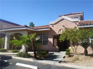 Photo #1: 2318617 Listing