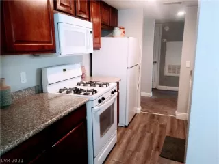 Photo #2: 2318617 Listing