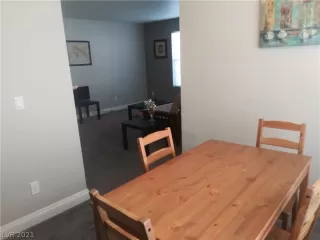 Photo #5: 2318617 Listing