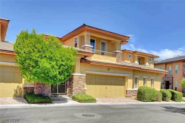 MLS: 2318622 Condo For Sale