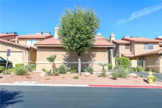 Photo #1: 2318627 Listing