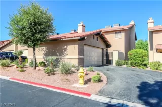 Photo #2: 2318627 Listing