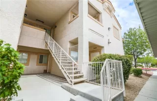 Photo #1: 2318656 Listing 