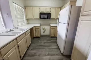 Photo #6: 2318656 Listing 