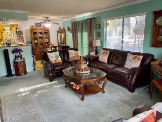 Photo #4: 2318672 Listing