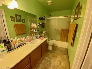 Photo #5: 2318672 Listing