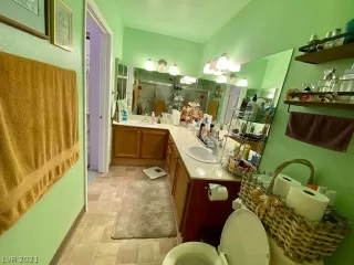 Photo #6: 2318672 Listing