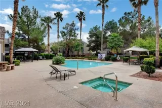 Photo #3: 2318673 Listing 