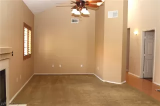 Photo #2: 2318684 Listing 