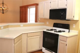 Photo #6: 2318684 Listing 