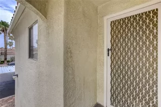 Photo #1: 2318686 Listing