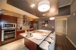 Photo #3: 2318688 Listing 