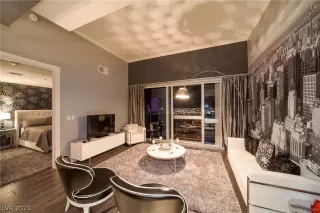 Photo #4: 2318688 Listing 