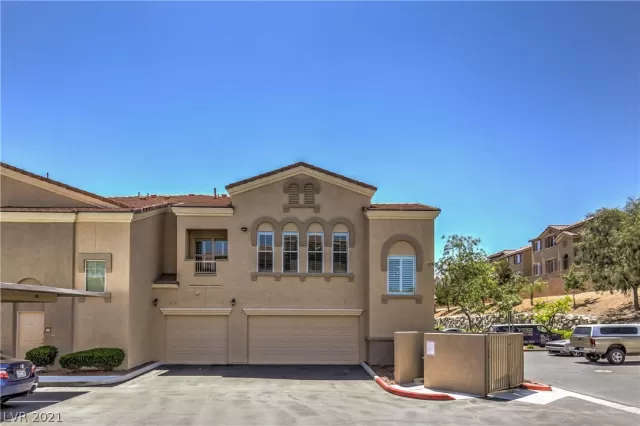 MLS: 2318690 Condo For Sale