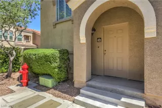 Photo #2: 2318690 Listing