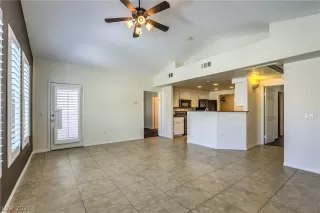 Photo #6: 2318690 Listing