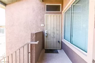 Photo #2: 2318715 Listing