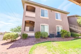 Photo #4: 2318715 Listing