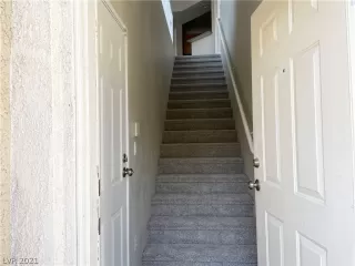 Photo #4: 2318744 Listing 