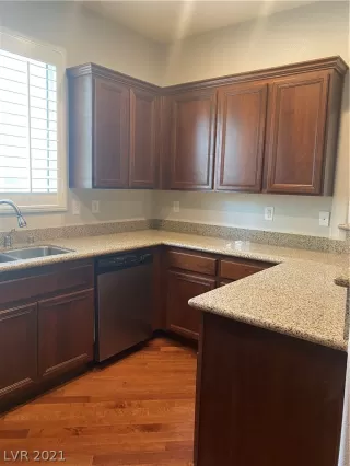 Photo #4: 2318750 Listing 