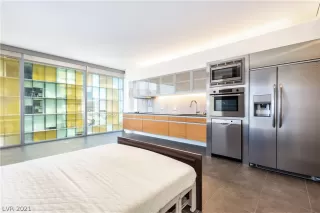 Photo #2: 2318793 Listing 