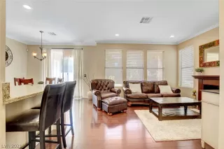 Photo #3: 2318795 Listing