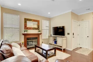 Photo #4: 2318795 Listing