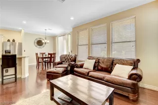 Photo #6: 2318795 Listing