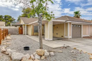 Photo #2: 2318800 Listing