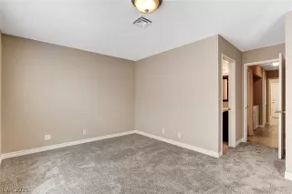 Photo #3: 2318800 Listing