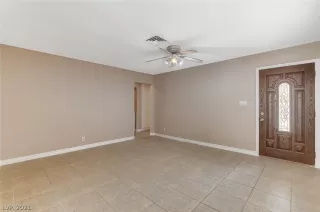 Photo #6: 2318800 Listing