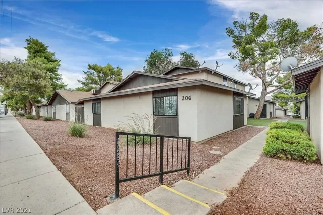 MLS: 2318806 Condo For Sale