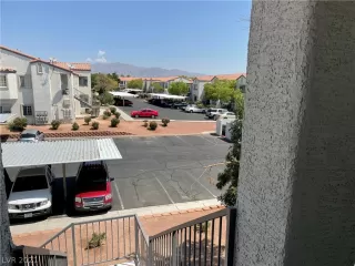 Photo #4: 2318825 Listing