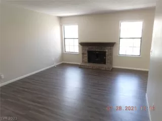 Photo #2: 2318848 Listing 