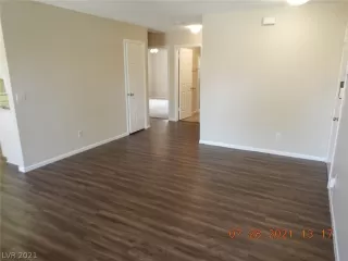 Photo #3: 2318848 Listing 