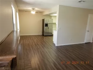 Photo #4: 2318848 Listing 